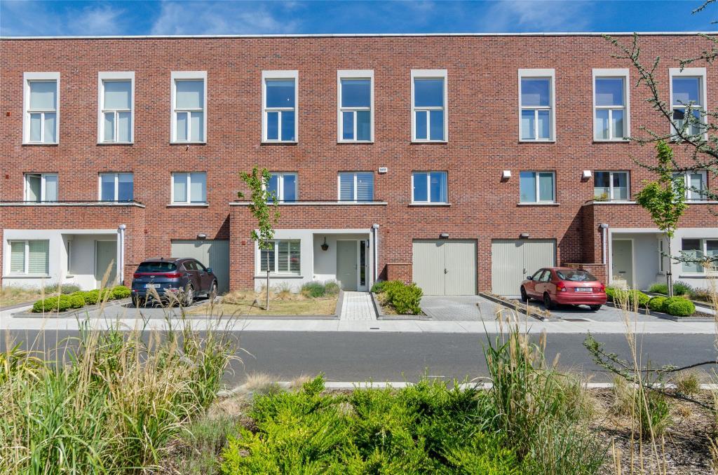 5 bedroom terraced house for sale in 15 Royal Canal Avenue, Royal Canal