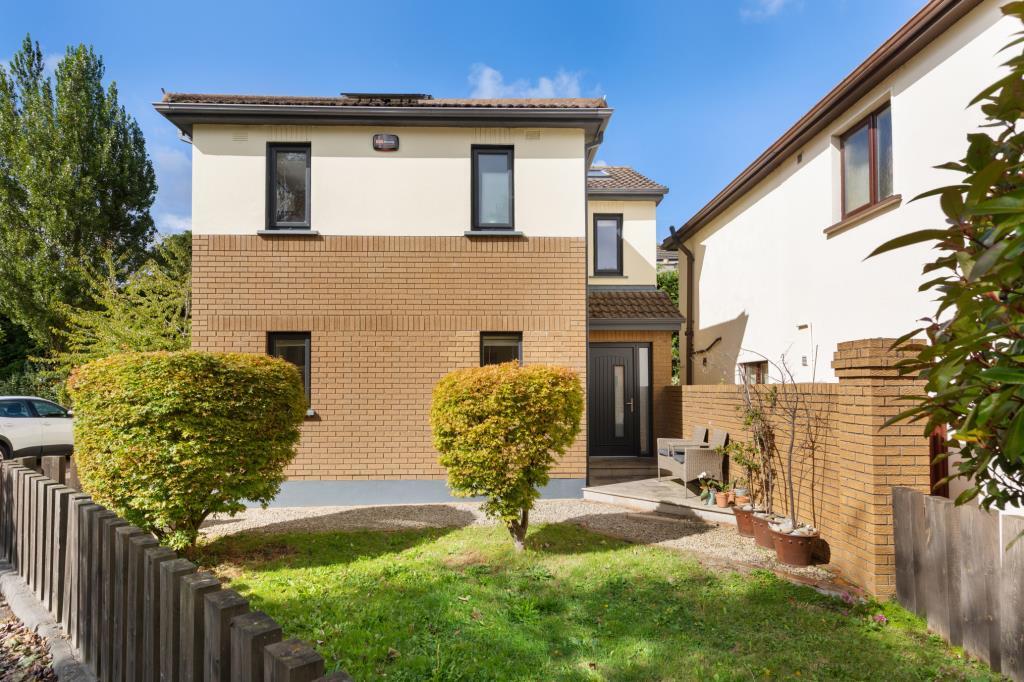 Main image of property: 34 Castle Court, Killiney Hill Road, Killiney, Co Dublin, A96 P6D2
