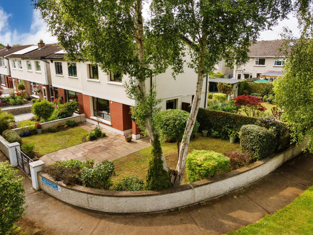 Main image of property: 16 Albert College Lawn, Glasnevin, Dublin 9, D09 TF70