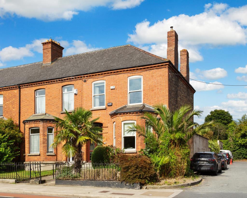 Main image of property: 120 Botanic Road, Glasnevin, Dublin 9, D09Y3C8
