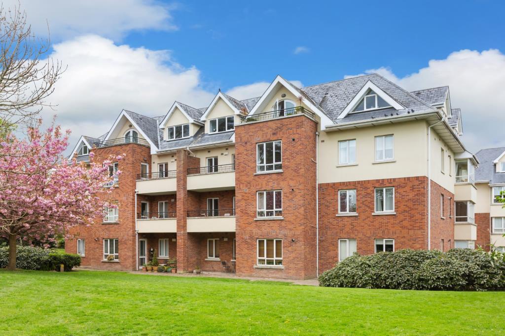 Main image of property: 61 Ballintyre Square, Ballinteer, Dublin 16, D16 FP28