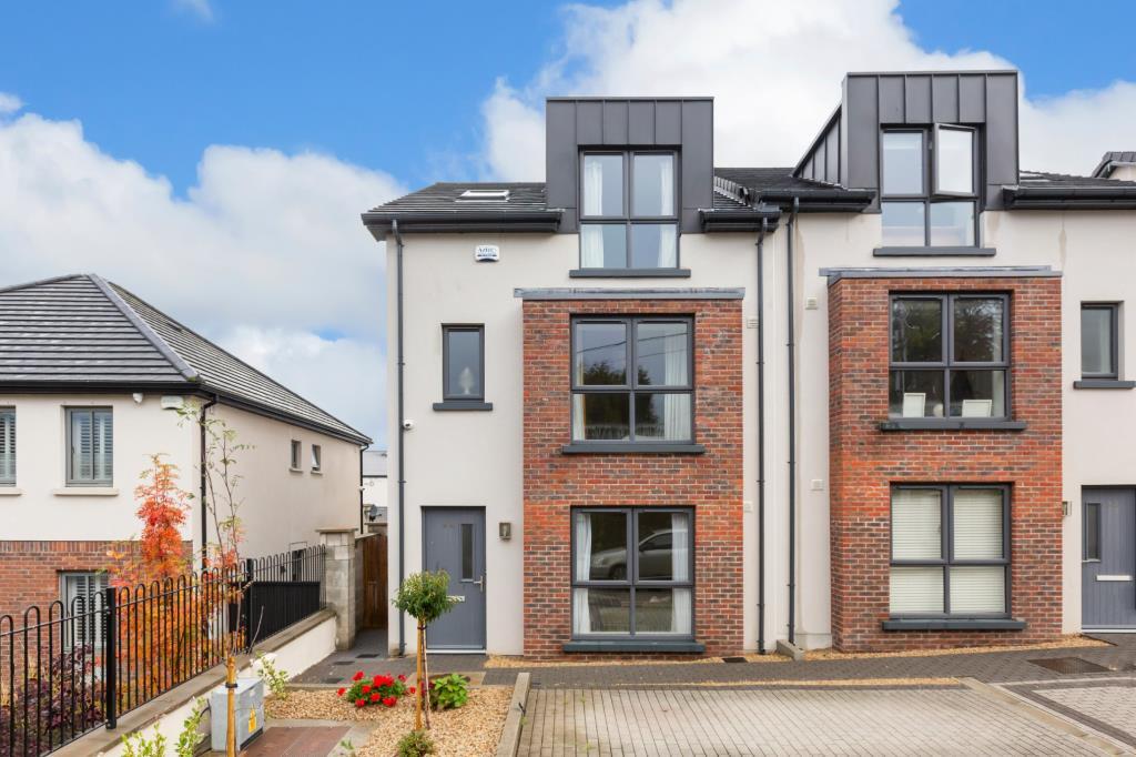 Main image of property: 82 Sandyford Village, Sandyford, Dublin 18, D18 E1TT