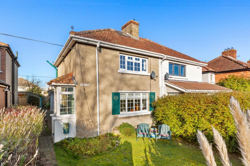 Main image of property: 7 Ballinteer Gardens, Ballinteer, Dublin 16, D16 XF77