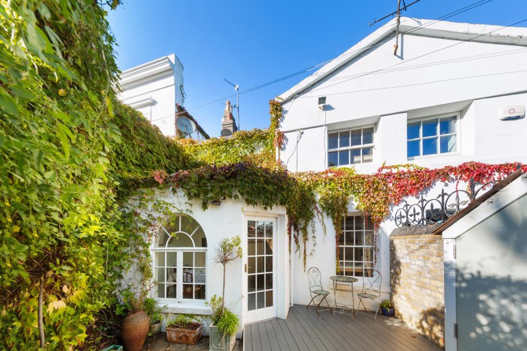 Main image of property: 11 De Vesci Terrace, Monkstown, Co Dublin, A96 A370