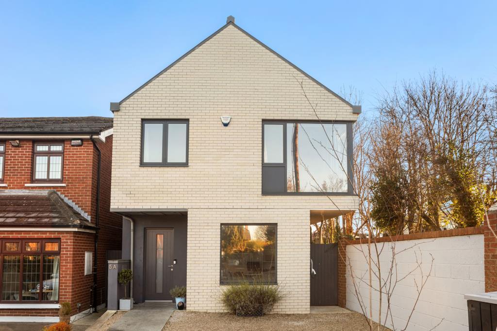 Main image of property: 5A Sefton, Rochestown Ave, Dun Laoghaire, Co.Dublin, A96 VK3T