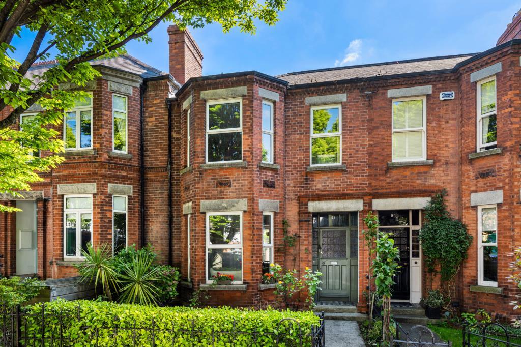 Main image of property: 81 Hollybrook Road, Clontarf, Dubin 3, D03 AD73