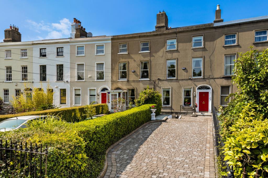 Main image of property: 11 The Crescent, Clontarf, Dublin 3, D03PP29
