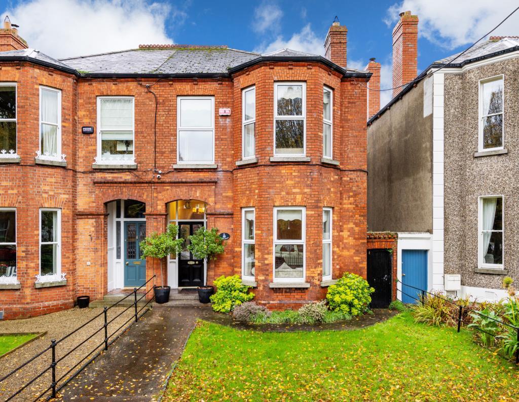 Main image of property: 10 Hollybrook Road, Clontarf, Dublin 3, D03 HW42