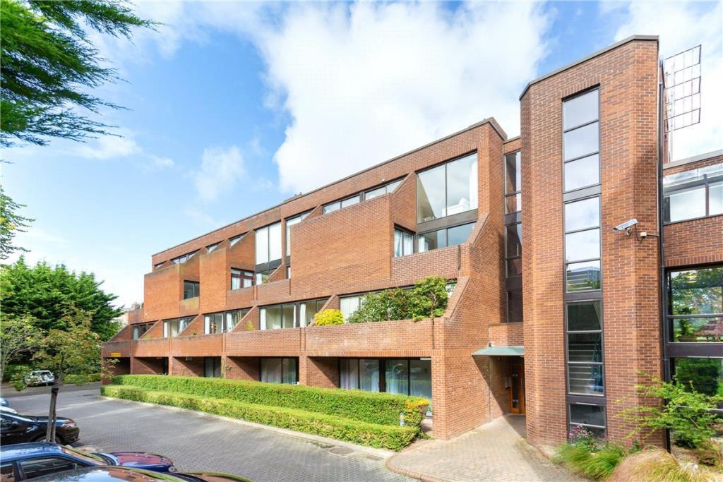 Main image of property: 27 Fitzwilliam Court, Winton Road, Ranelagh, Dublin 6, D06 KF83
