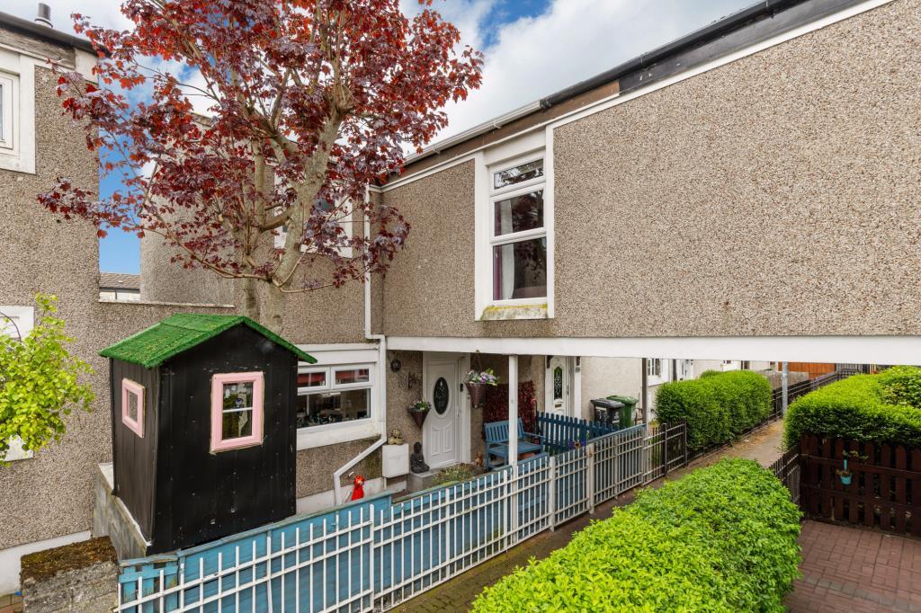 Main image of property: 92 Marigold Grove, Dublin 17, D17H046