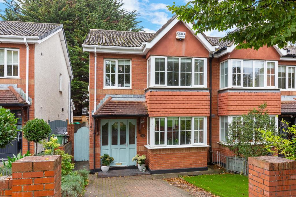 Main image of property: 40 Springvale, Edmondstown Road, Rathfarnham, Dublin 16, D16 P9Y8