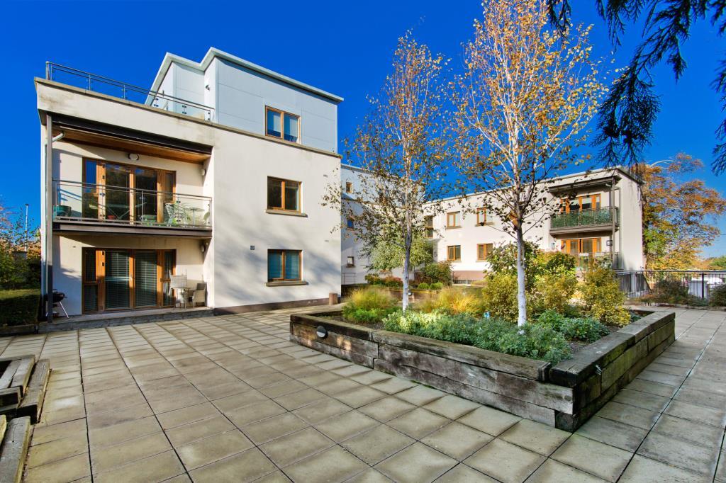 Main image of property: 9 Garthy Wood, Knocklyon, Dublin 16, D16 YR70