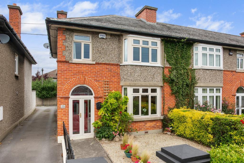 Main image of property: 25 Templeogue Road, Terenure, Dublin 6w, D6W HD72