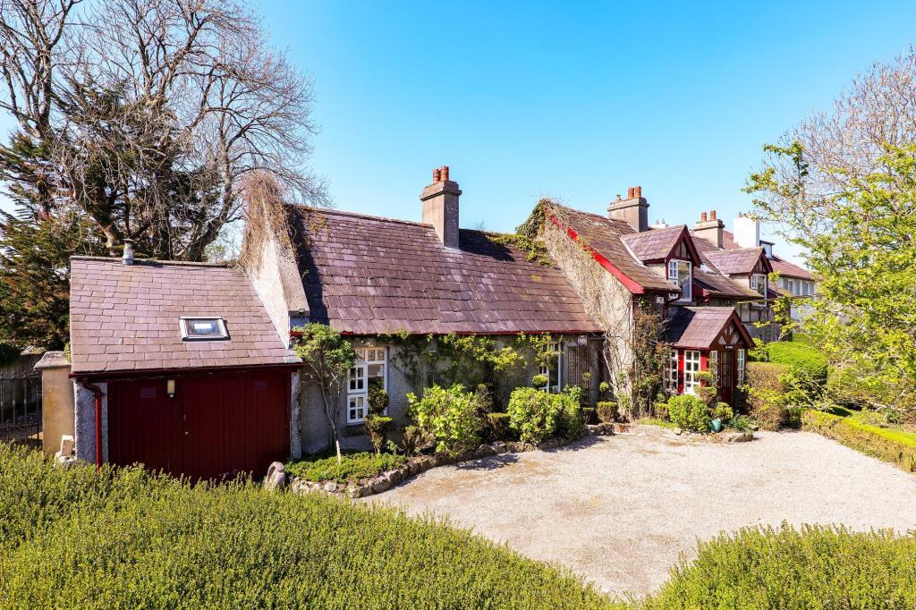Main image of property: The Shieling, 20 Lenaboy Park, Salthill, Galway, H91 VHX3