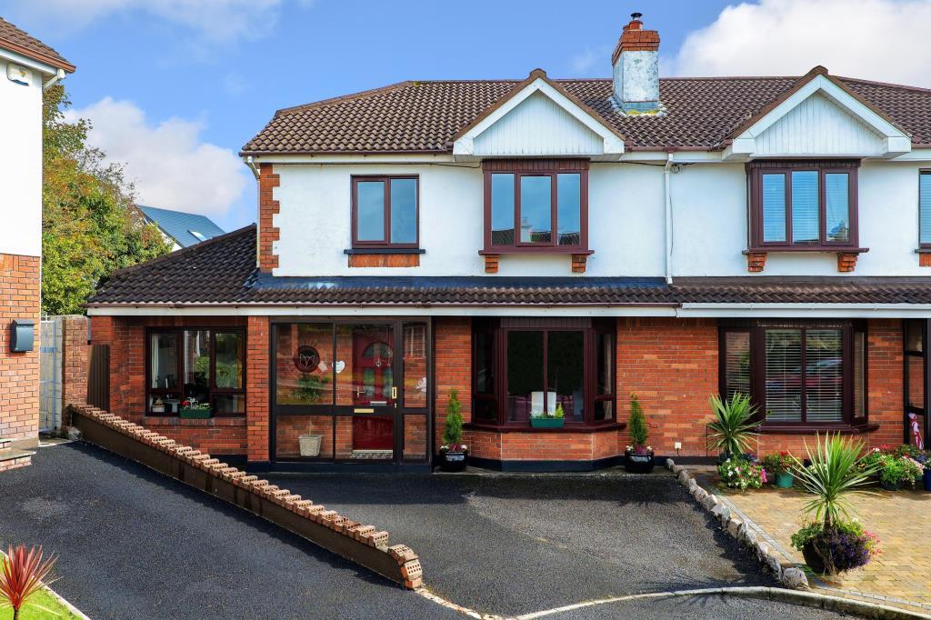 Main image of property: 27 Monalee Manor, Ballymoneen Road, Knocknacarra, Galway, H91 DK1E