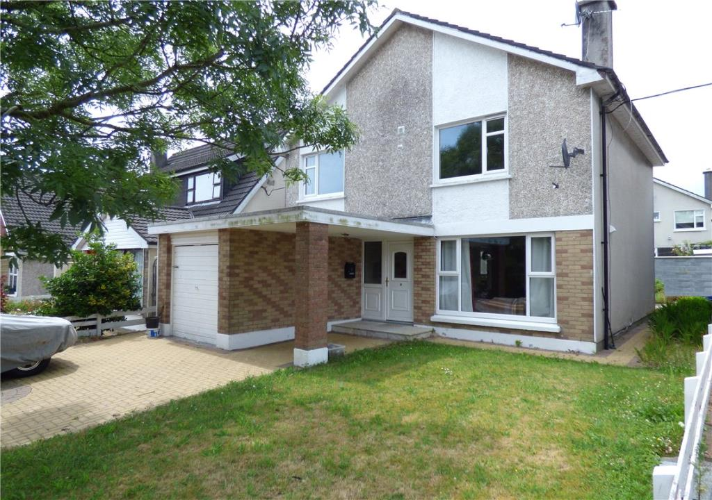 4 bedroom detached house for sale in 5 Sylvan Road, Fairlands Park