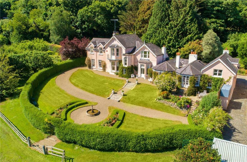 6 bedroom detached house for sale in Springmount, Ferndale Road, Rathmichael, Dublin 18, D18