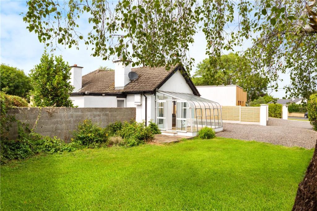 3 bedroom detached bungalow for sale in Willow Court, Chapel Road