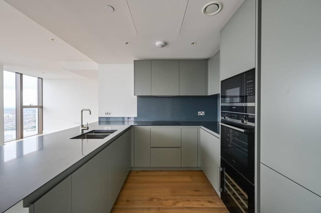 Main image of property: South Quay Plaza, Canary Wharf, E14