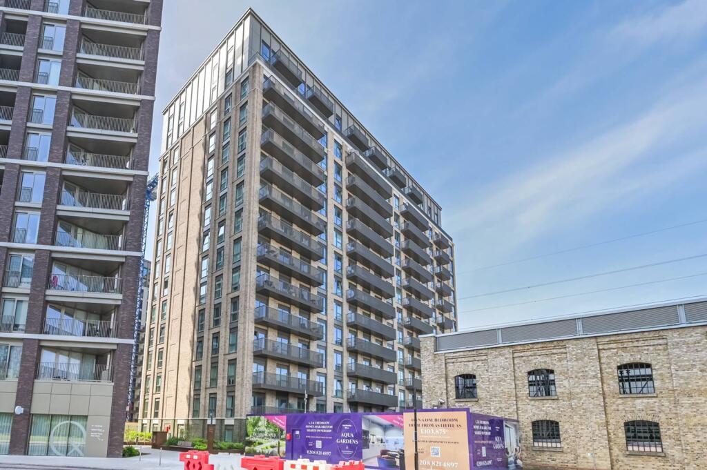 Main image of property: Queens Cross, Royal Docks, E16