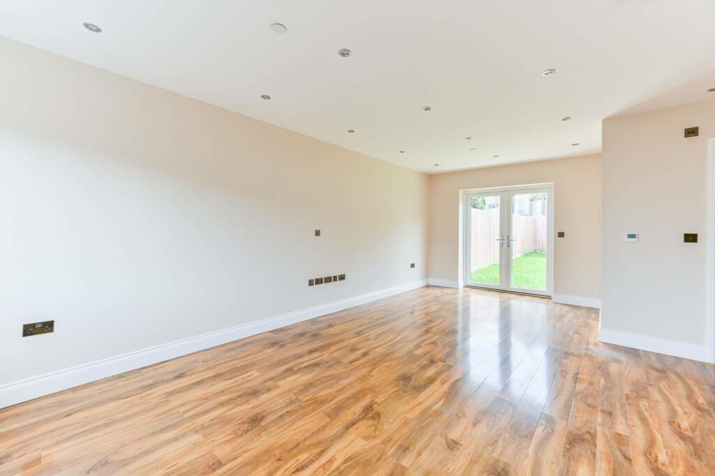 3 bedroom house for sale in Hythe Road, Thornton Heath, CR7