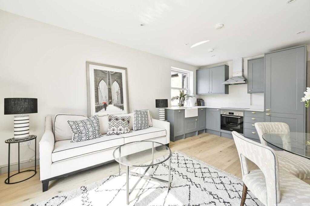 Main image of property: 73 Earlsfield Road, Earlsfield, London, SW18