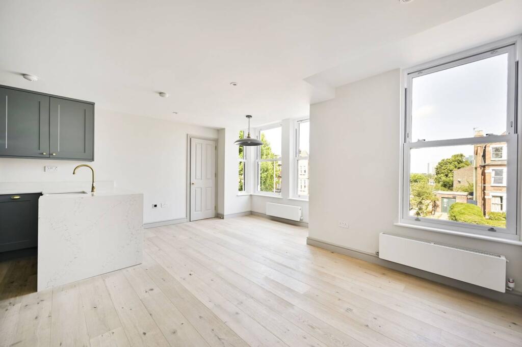Main image of property: 73 Earlsfield Road, Earlsfield, London, SW18