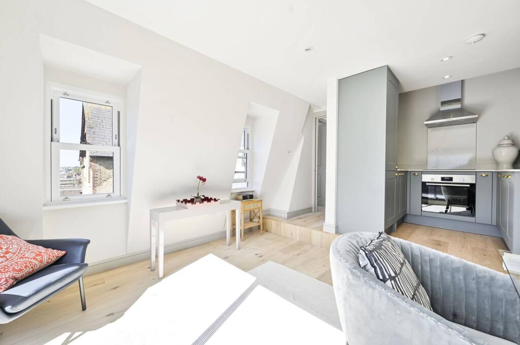 Main image of property: 73 Earlsfield Road, Earlsfield, London, SW18