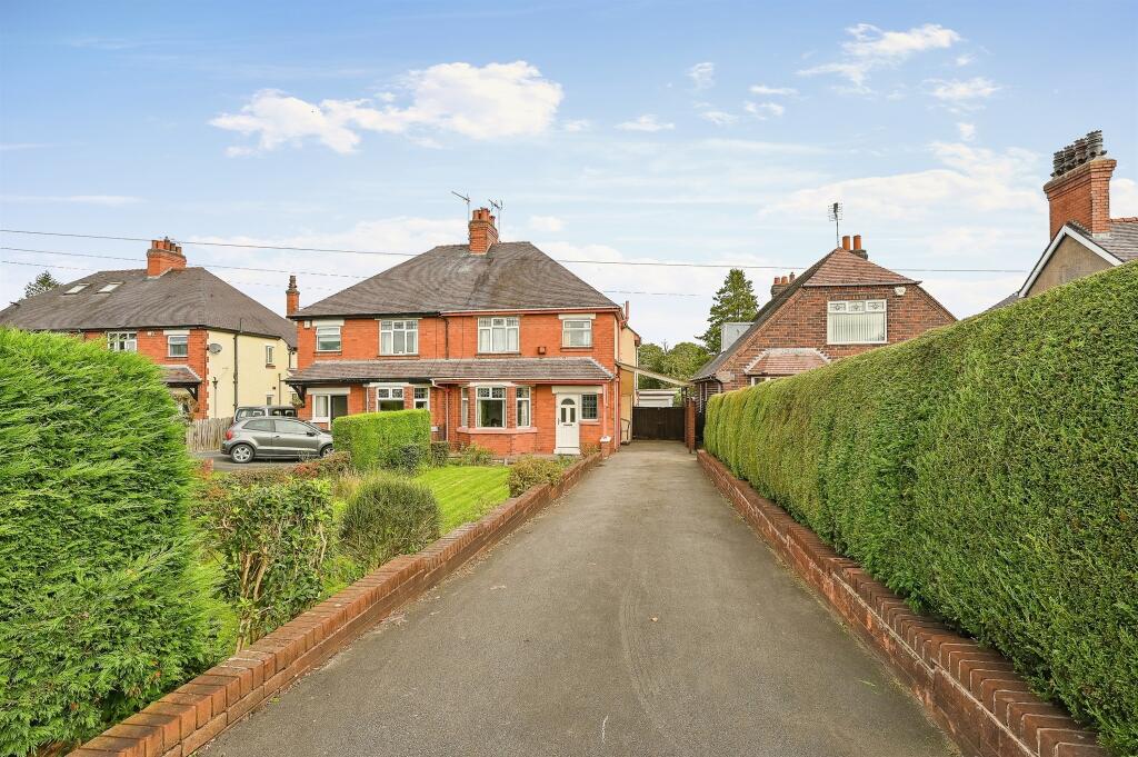 3 bedroom semidetached house for sale in Eccleshall Road, Stafford, ST16