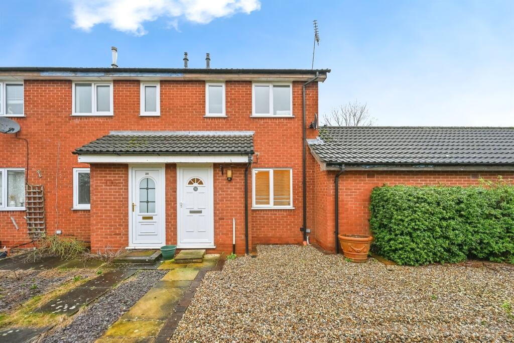 2 bedroom end of terrace house for sale in Cloisters, Gnosall, Stafford