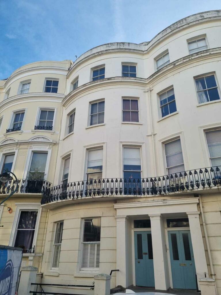 2 bedroom flat for rent in Lansdowne Place, Hove, BN3