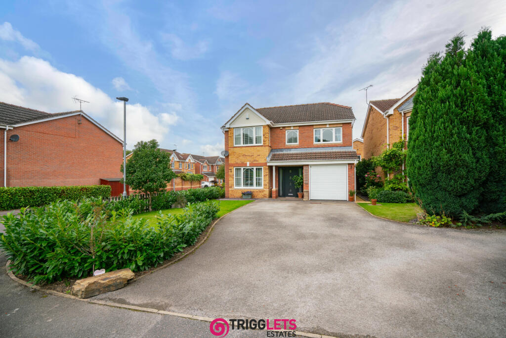 4 bedroom detached house for sale in Stone Row Court, Tankersley, S75