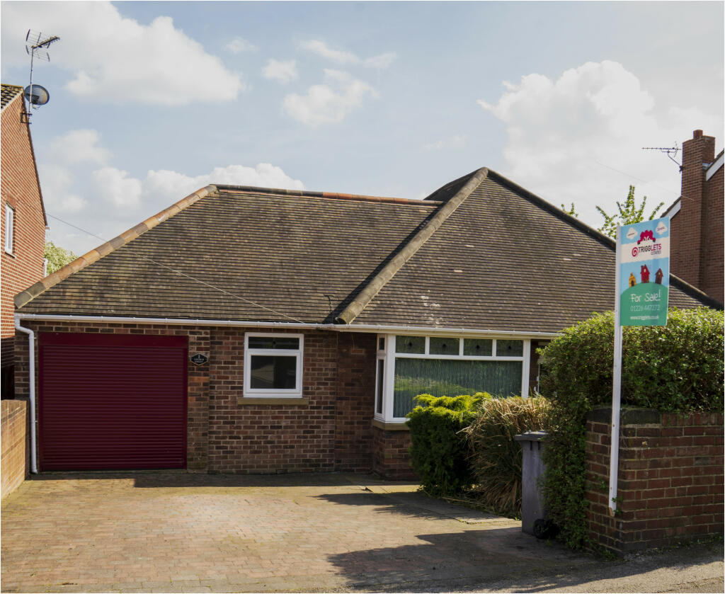 3 bedroom bungalow for sale in Church Street, Jump, Barnsley, S74S, S74