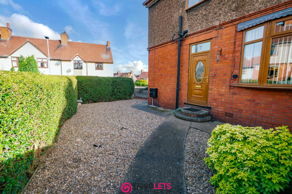 3 bedroom end of terrace house for sale in Lifford Place, Elsecar