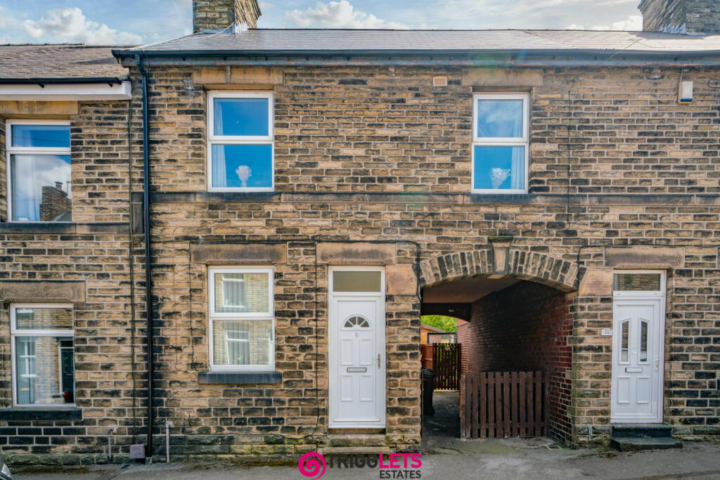 3 bedroom terraced house for sale in Sale Street, Hoyland Common