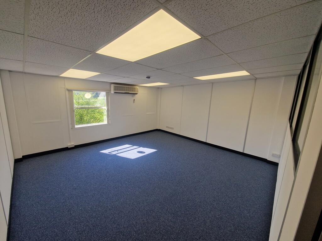 Main image of property: 20D Horseshoe Park, Pangbourne, Reading, Berkshire, RG8 7JW