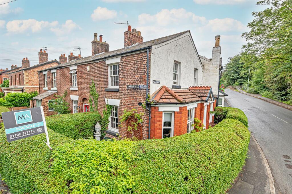 3 bedroom cottage for sale in Whitefield Road, Stockton Heath