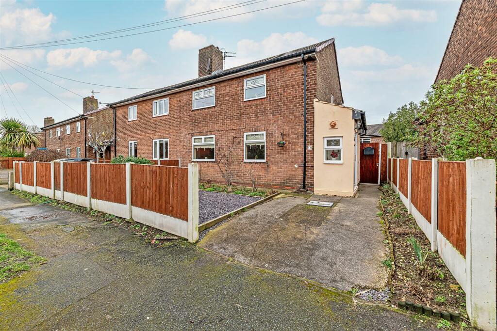 3 bedroom semidetached house for sale in Limetree Avenue, Stockton