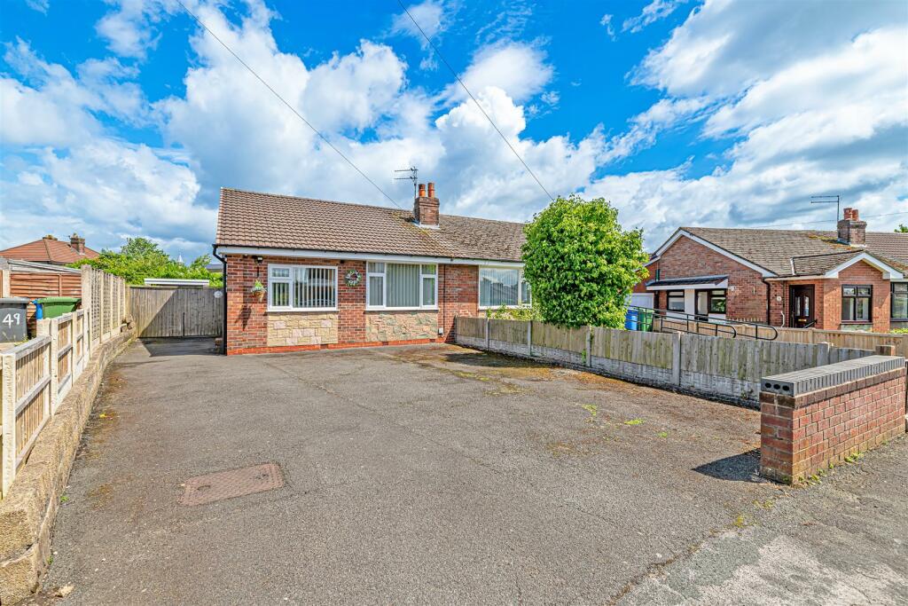 2 bedroom semidetached bungalow for sale in St. Stephen Road, Great