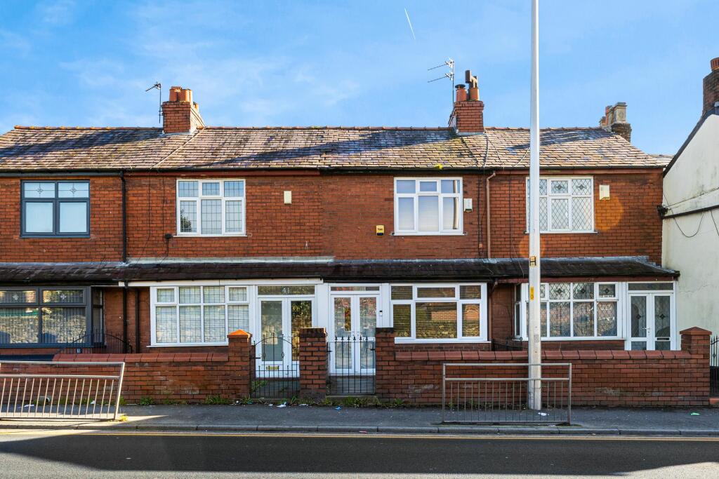2 bedroom terraced house for sale in Warrington Road, AshtonIn