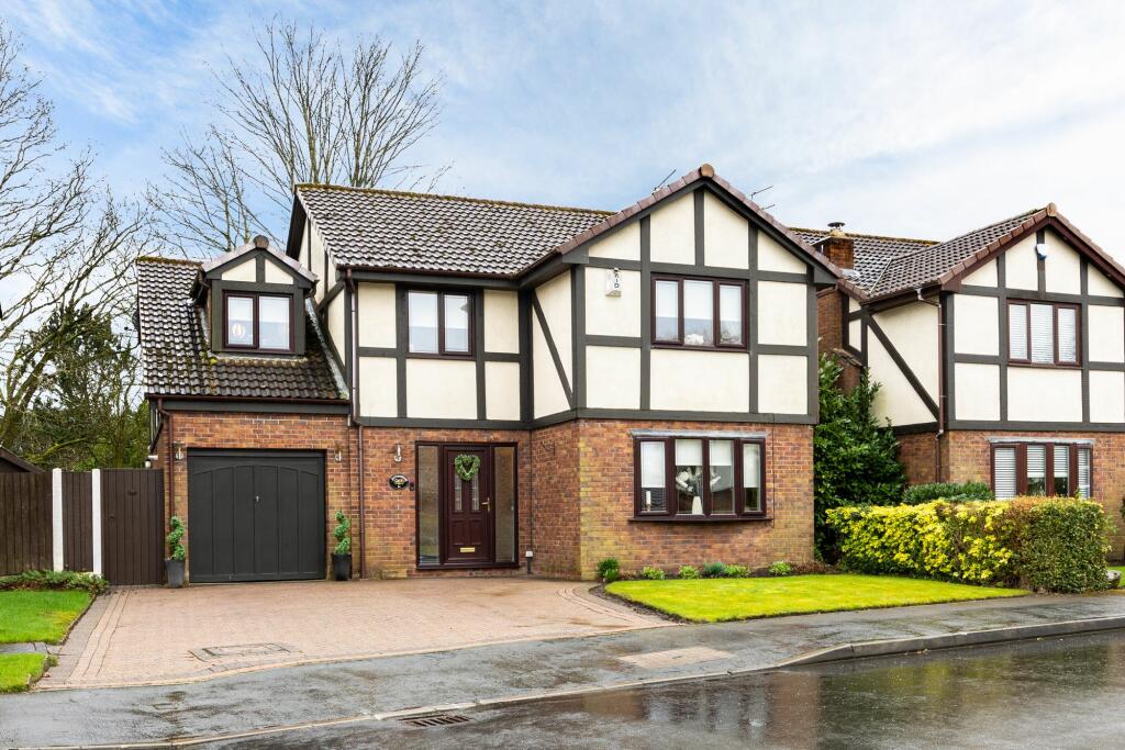 4 bedroom detached house for sale in Satinwood Close, AshtonInMakerfield, WN4