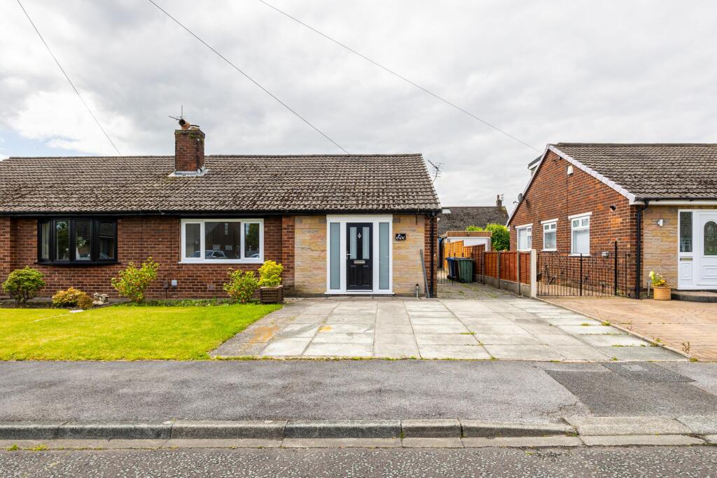 4 bedroom semidetached house for sale in Maple Drive, Abram, WN2