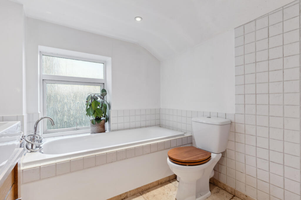 Additional property image - Oswald Road, St Albans, AL1 3AQ