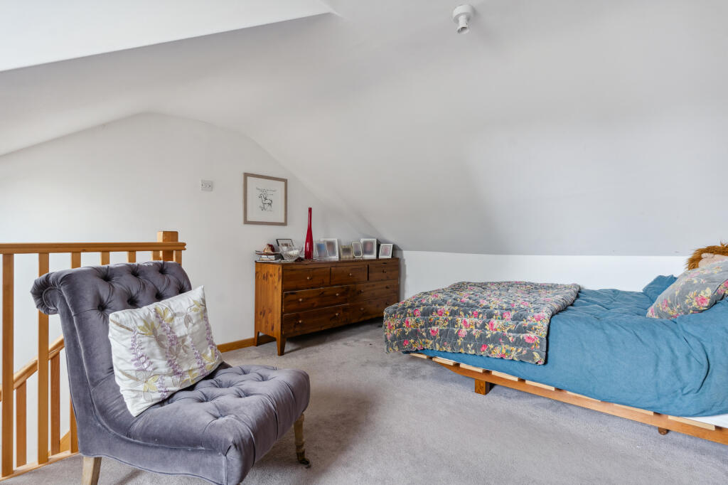 Additional property image - Oswald Road, St Albans, AL1 3AQ