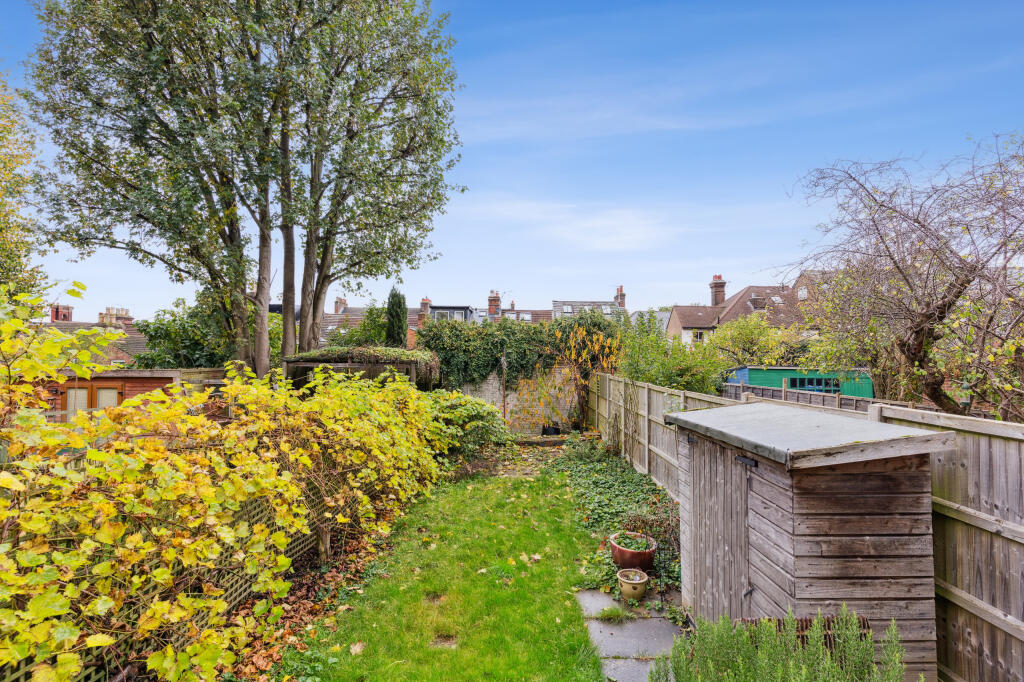 Additional property image - Oswald Road, St Albans, AL1 3AQ