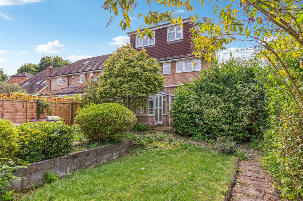 Additional property image - Field View Rise, Bricket Wood, St. Albans, Hertfordshire