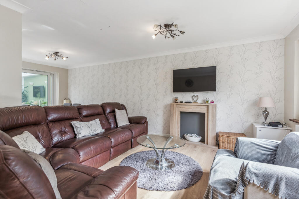 Additional property image - Field View Rise, Bricket Wood, St. Albans, Hertfordshire