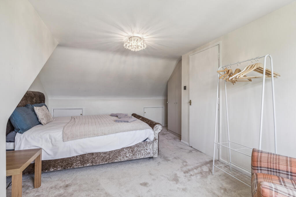Additional property image - Field View Rise, Bricket Wood, St. Albans, Hertfordshire