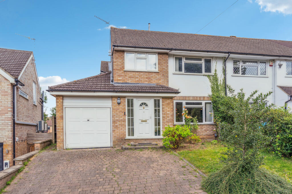 Additional property image - Field View Rise, Bricket Wood, St. Albans, Hertfordshire
