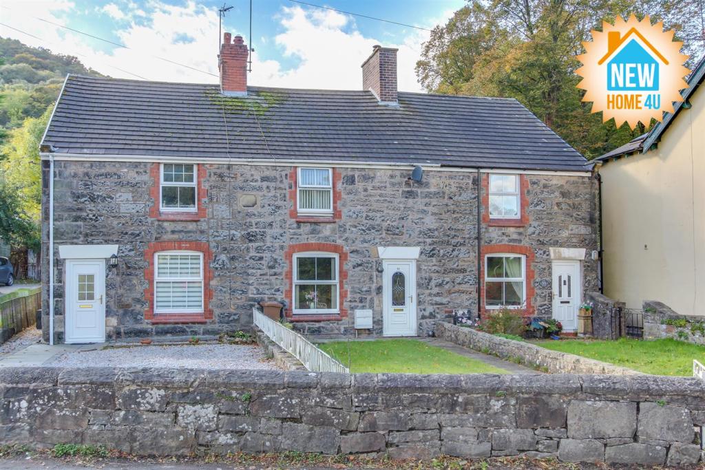 3 bedroom terraced house for sale in Mold Road, Caergwrle, Wrexham, LL12